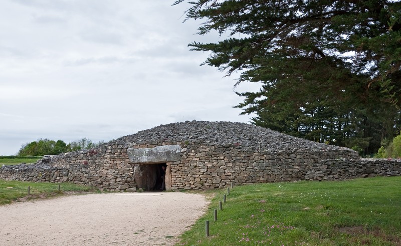 Locmariaquer (Morbihan, Bretagne, France) : le cairn de la Table des Marchand