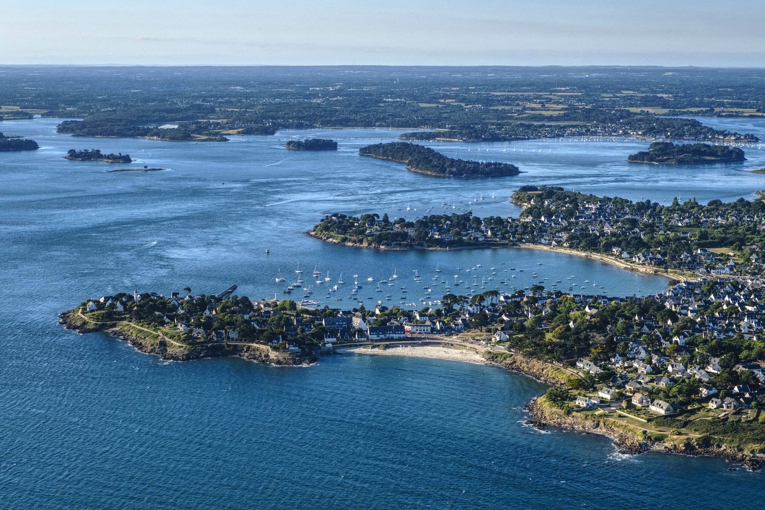 Location de bateaux moteur à la Trinité sur Mer ou dans le Golfe